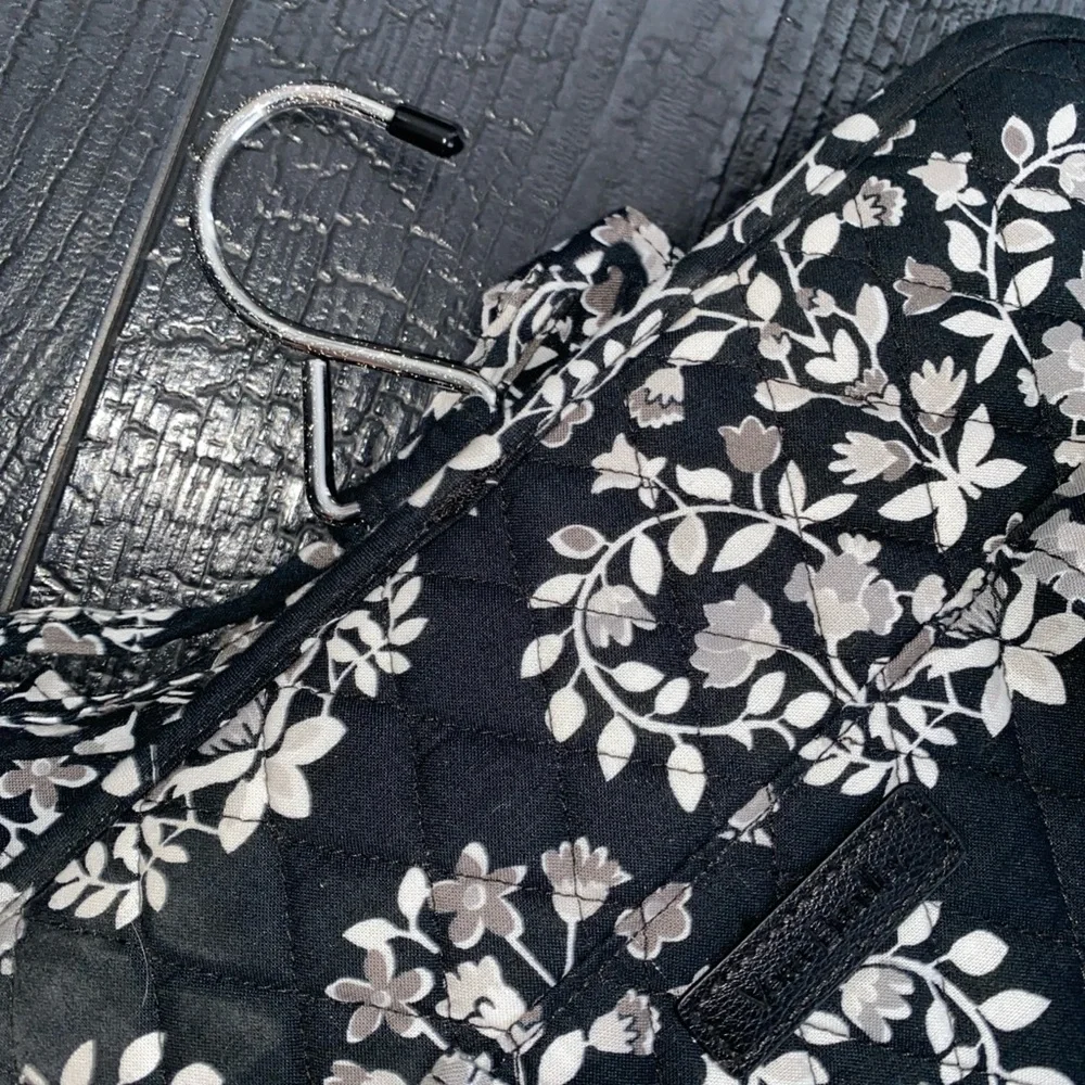 Vera Bradley Travel Hanging Toiletry Organizer Chandelier‎ Noir Black/Gray/White